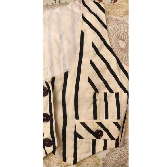 Waist coat🤍 - Picture 3 of 3